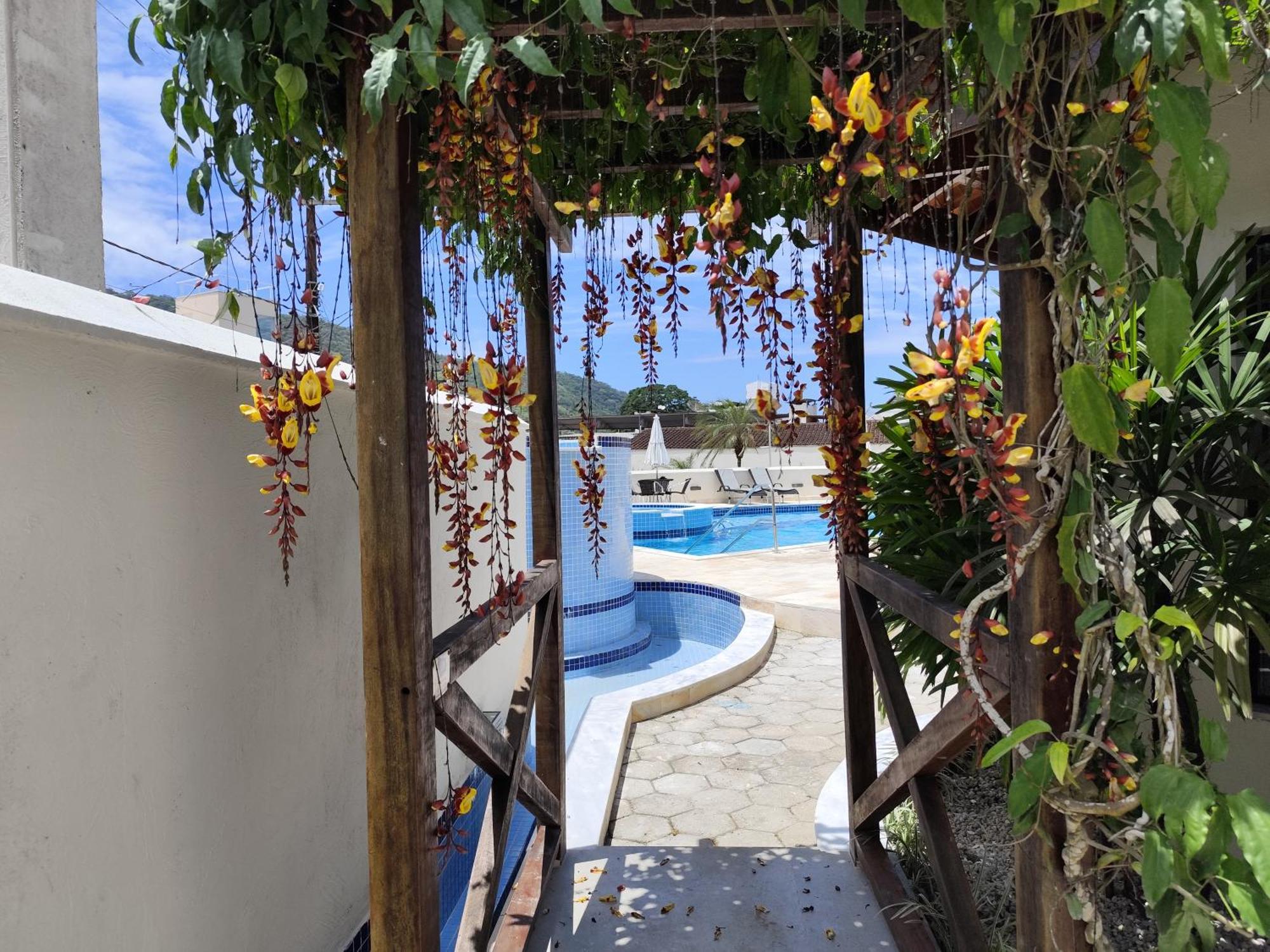 Apto Com Ar-Cond E Piscina A 100 M Praia Da Enseada Ubatuba Bagian luar foto